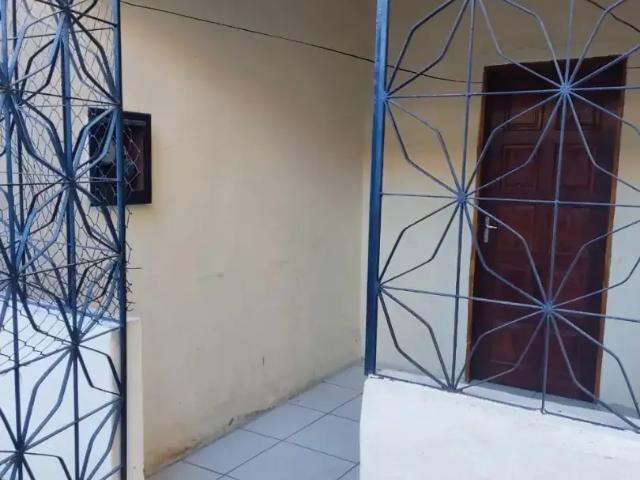 Casa / Sobrado para Locação em Fortaleza/CE João XXIII 2 Quartos