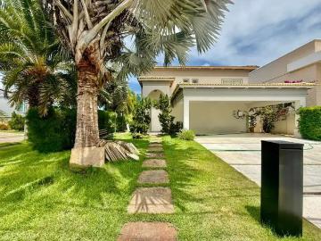Casa / Sobrado para Locação em Fortaleza/CE Lagoa Redonda 4 Quartos
