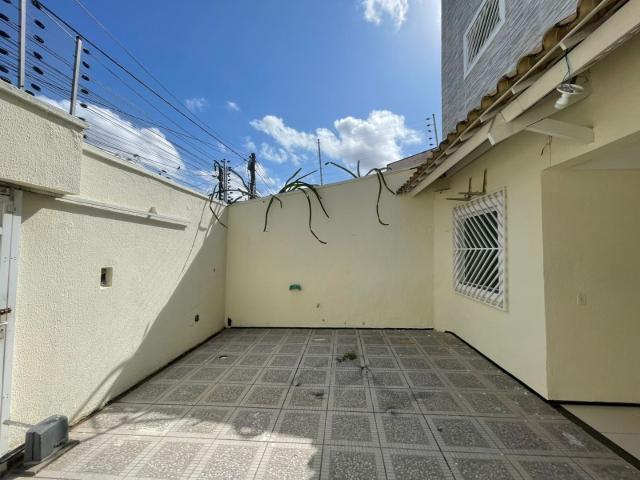 Casa / Sobrado para Locação em Fortaleza/CE Mondubim 3 Quartos