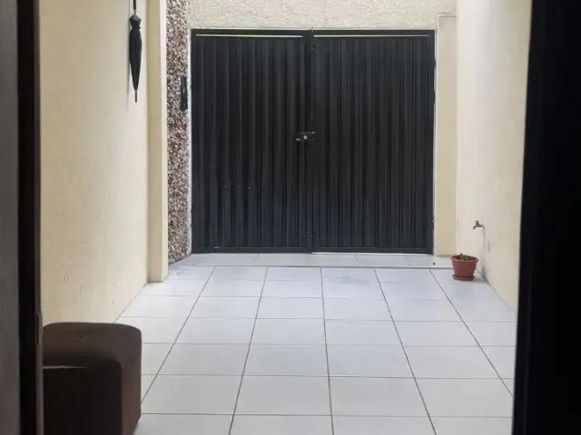 Casa / Sobrado para Locação em Fortaleza/CE Messejana 2 Quartos