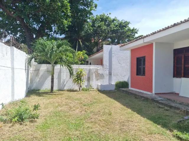 Casa / Sobrado para Locação em Fortaleza/CE Papicu 3 Quartos