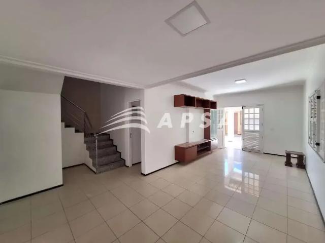 Casa / Sobrado para Locação em Fortaleza/CE Parque Manibura 4 Quartos
