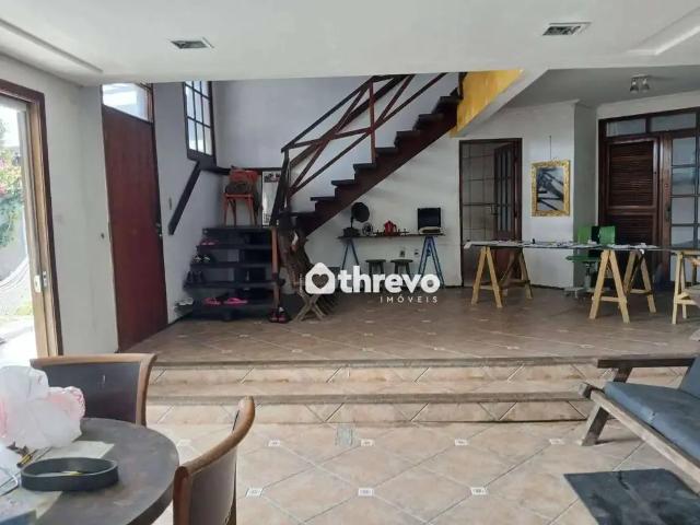 Casa / Sobrado para Locação em Fortaleza/CE Parque Manibura 4 Quartos