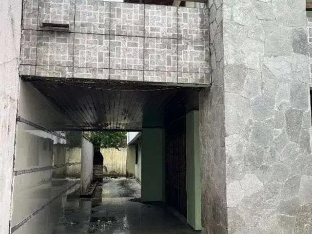Casa / Sobrado para Locação em Fortaleza/CE Parque Manibura 7 Quartos