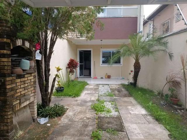 Casa / Sobrado para Locação em Fortaleza/CE Parque Dois Irmãos 2 Quartos
