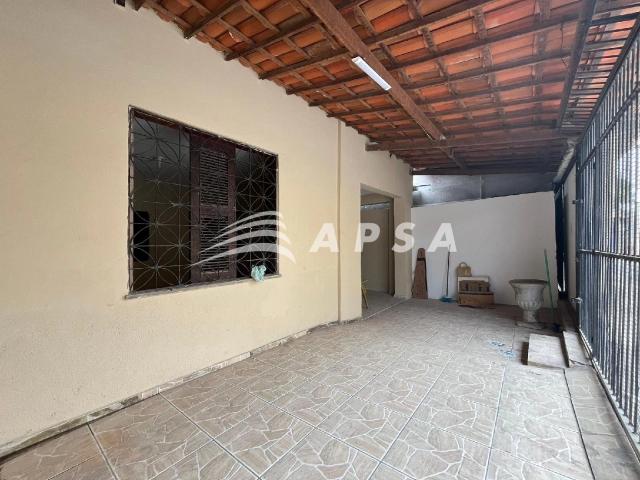 Casa / Sobrado para Locação em Fortaleza/CE Parque Dois Irmãos 4 Quartos