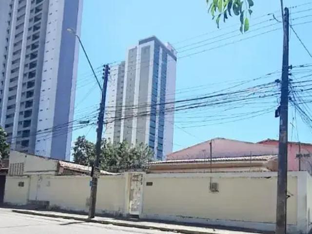 Casa / Sobrado para Locação em Fortaleza/CE Parquelândia 3 Quartos