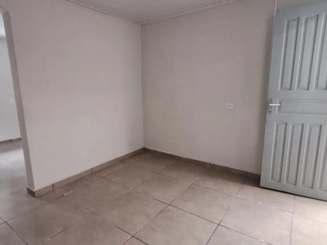 Casa / Sobrado para Locação em Fazenda Rio Grande/PR Nações 2 Quartos