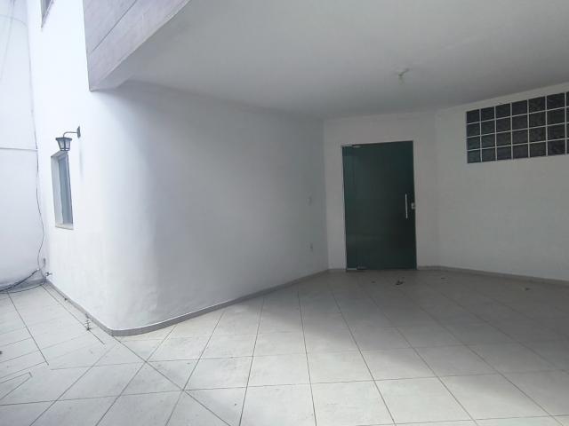 Casa / Sobrado para Locação em Feira de Santana/BA Jardim Cruzeiro 4 Quartos