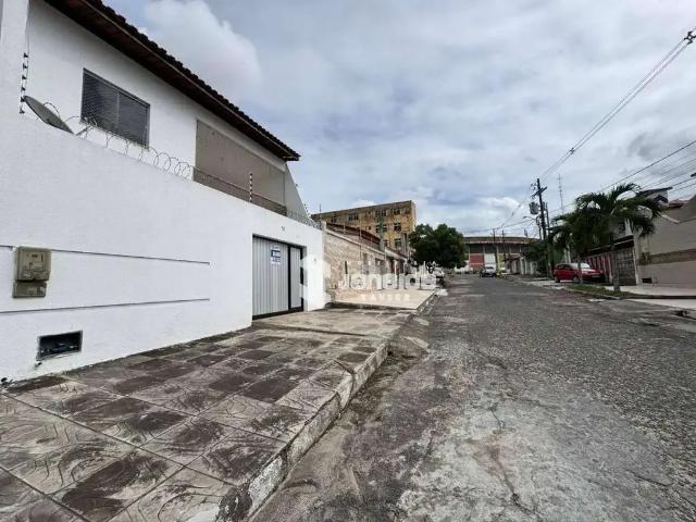 Casa / Sobrado para Locação em Feira de Santana/BA Sobradinho 3 Quartos