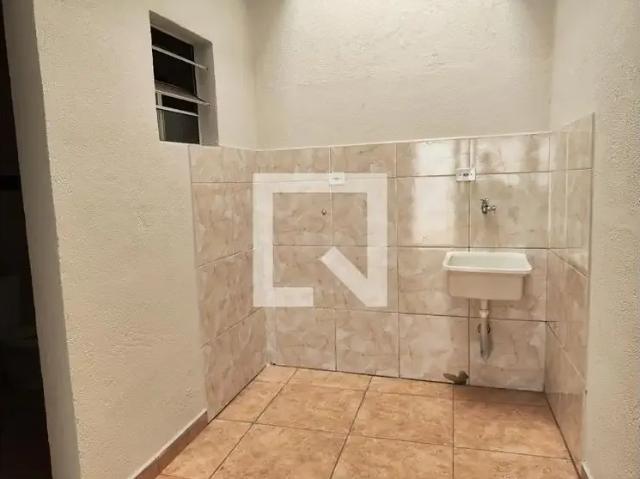 Casa / Sobrado para Locação em Ferraz de Vasconcelos/SP Conjunto Residencial Presidente Castello Branco 1 Quartos