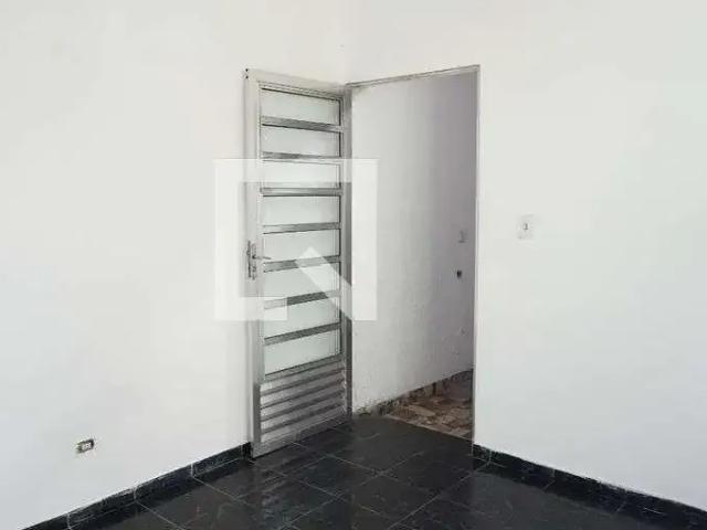 Casa / Sobrado para Locação em Ferraz de Vasconcelos/SP Jardim Lourdes 2 Quartos