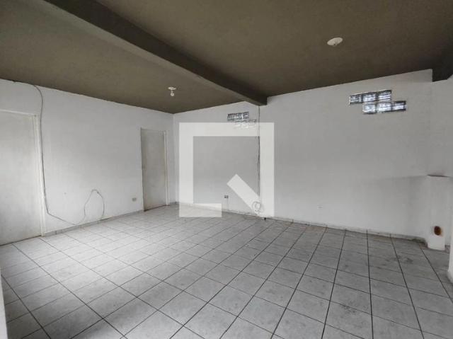 Casa / Sobrado para Locação em Ferraz de Vasconcelos/SP Jardim São João 2 Quartos