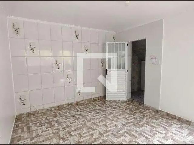 Casa / Sobrado para Locação em Ferraz de Vasconcelos/SP Parque São Francisco 2 Quartos