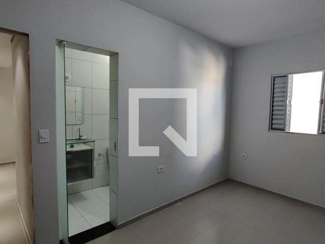 Casa / Sobrado para Locação em Ferraz de Vasconcelos/SP Vila Jamil 1 Quartos