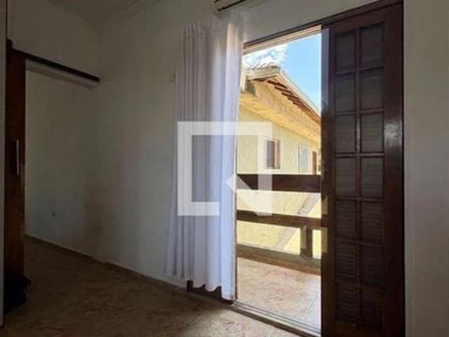 Casa / Sobrado para Locação em Ferraz de Vasconcelos/SP Vila São Paulo 2 Quartos