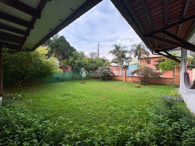 Casa / Sobrado para Locação em Florianópolis/SC Morro das Pedras 2 Quartos