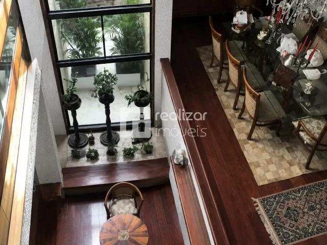 Casa / Sobrado para Locação em Florianópolis/SC Abraão 5 Quartos