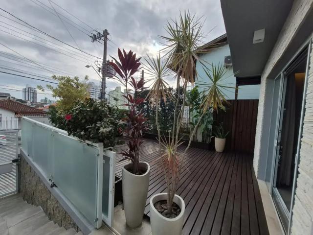 Casa / Sobrado para Locação em Florianópolis/SC Agronômica 3 Quartos