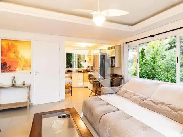 Casa / Sobrado para Locação em Florianópolis/SC Agronômica 4 Quartos
