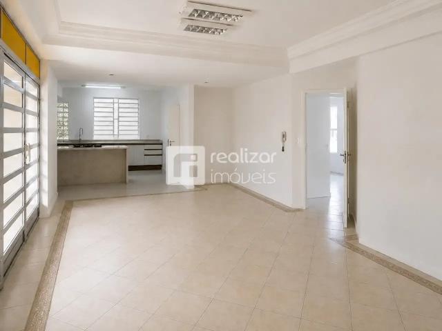 Casa / Sobrado para Locação em Florianópolis/SC Agronômica 6 Quartos