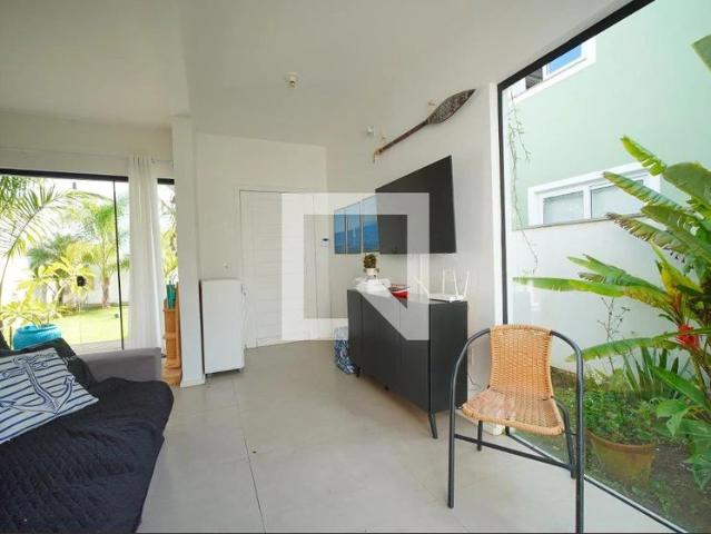 Casa / Sobrado para Locação em Florianópolis/SC Alto Ribeirão Leste 3 Quartos
