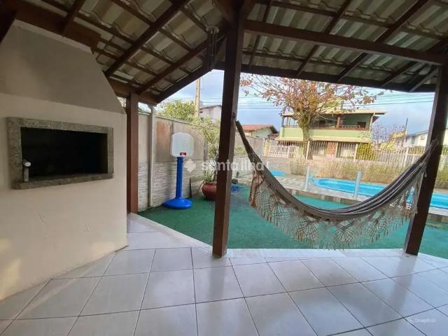 Casa / Sobrado para Locação em Florianópolis/SC Armação 4 Quartos
