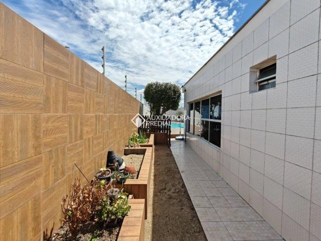 Casa / Sobrado para Locação em Florianópolis/SC Balneário 4 Quartos