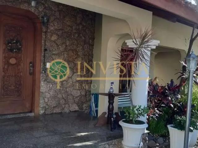 Casa / Sobrado para Locação em Florianópolis/SC Balneário 5 Quartos