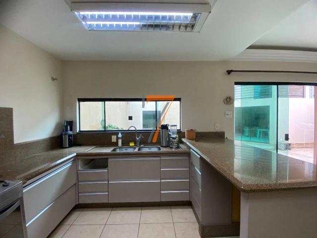 Casa / Sobrado para Locação em Florianópolis/SC Balneário 3 Quartos