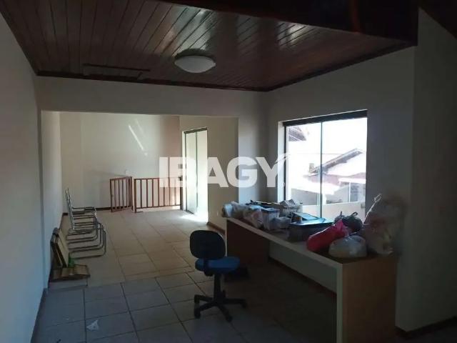 Casa / Sobrado para Locação em Florianópolis/SC Balneário 3 Quartos