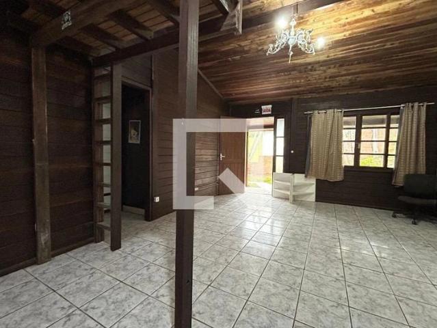 Casa / Sobrado para Locação em Florianópolis/SC Barra da Lagoa 3 Quartos