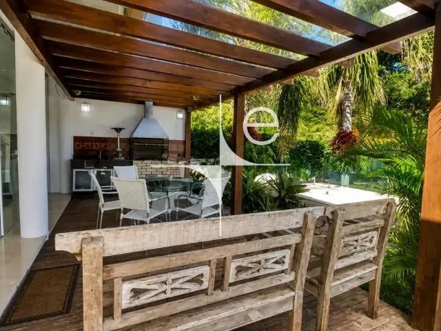 Casa / Sobrado para Locação em Florianópolis/SC Barra da Lagoa 5 Quartos