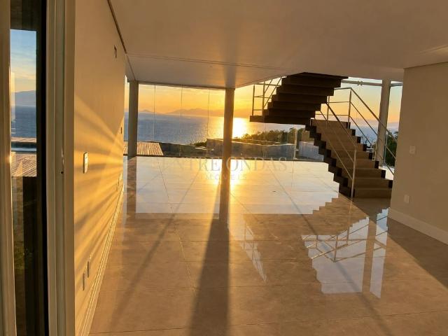 Casa / Sobrado para Locação em Florianópolis/SC Cacupé 4 Quartos