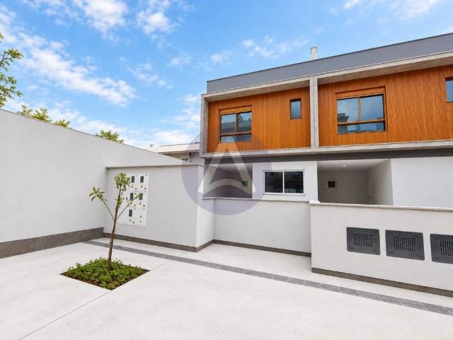 Casa / Sobrado para Locação em Florianópolis/SC Campeche 2 Quartos