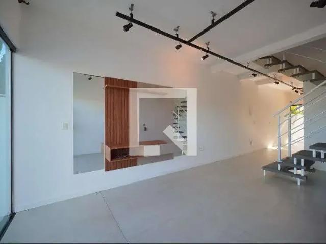 Casa / Sobrado para Locação em Florianópolis/SC Campeche 2 Quartos