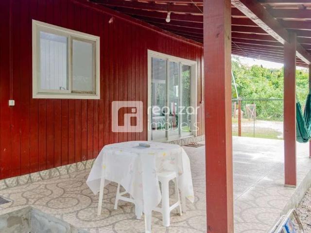 Casa / Sobrado para Locação em Florianópolis/SC Campeche 2 Quartos