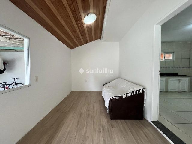 Casa / Sobrado para Locação em Florianópolis/SC Campeche 2 Quartos