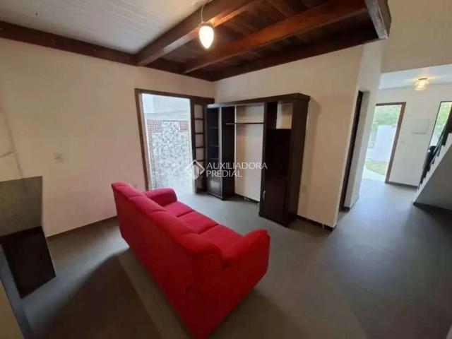 Casa / Sobrado para Locação em Florianópolis/SC Campeche 2 Quartos