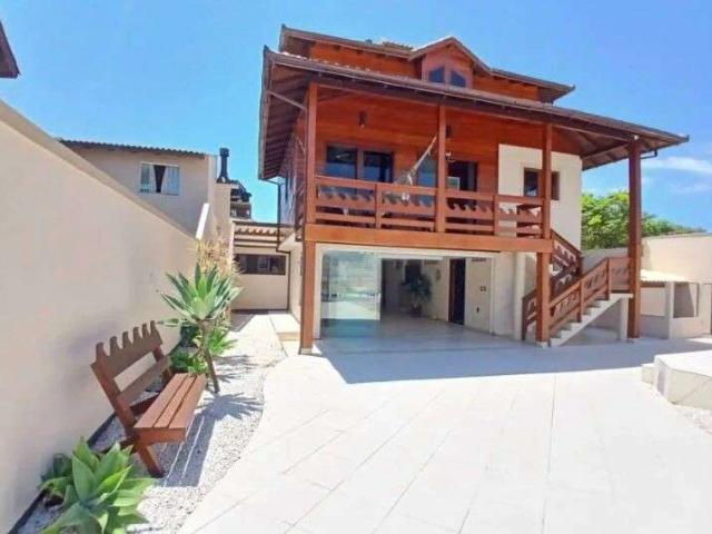 Casa / Sobrado para Locação em Florianópolis/SC Campeche 3 Quartos
