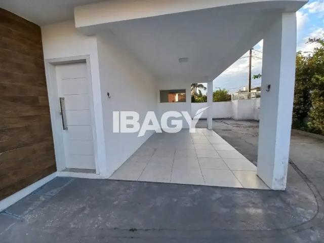 Casa / Sobrado para Locação em Florianópolis/SC Campeche 3 Quartos
