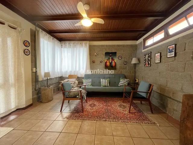 Casa / Sobrado para Locação em Florianópolis/SC Campeche 3 Quartos