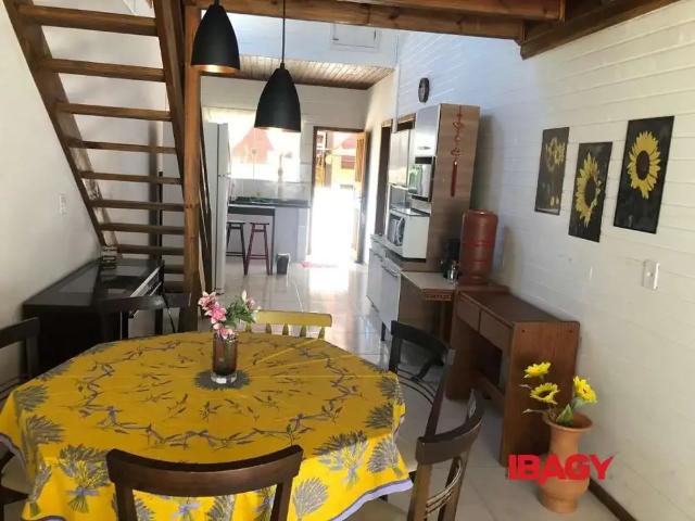 Casa / Sobrado para Locação em Florianópolis/SC Campeche 3 Quartos