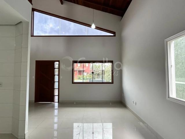 Casa / Sobrado para Locação em Florianópolis/SC Campeche 3 Quartos