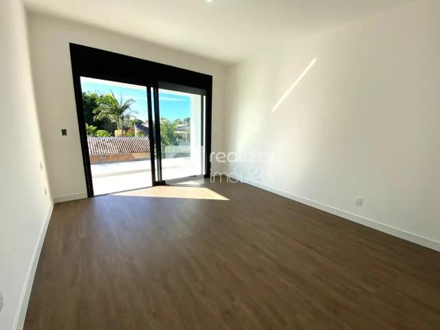 Casa / Sobrado para Locação em Florianópolis/SC Campeche 3 Quartos