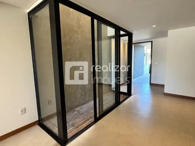 Casa / Sobrado para Locação em Florianópolis/SC Campeche 3 Quartos
