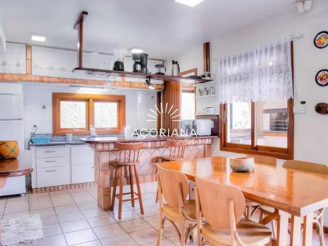 Casa / Sobrado para Locação em Florianópolis/SC Campeche 3 Quartos