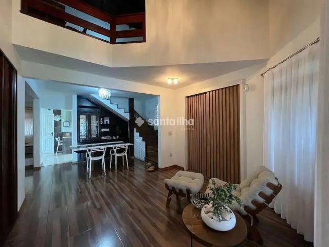 Casa / Sobrado para Locação em Florianópolis/SC Campeche 5 Quartos