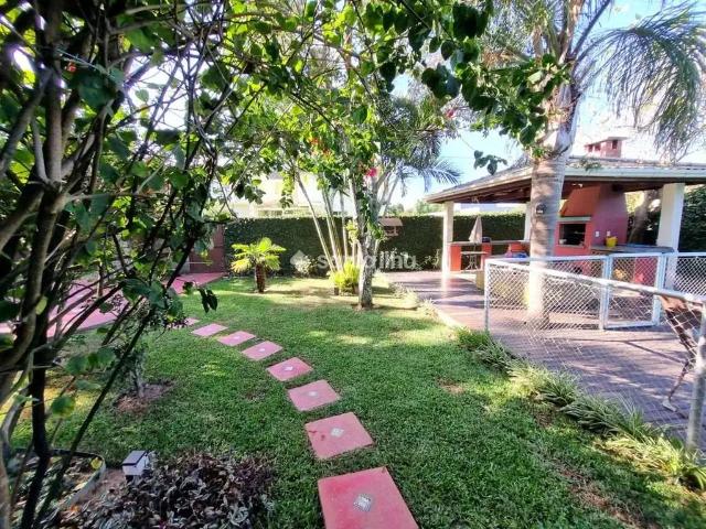 Casa / Sobrado para Locação em Florianópolis/SC Campeche 5 Quartos