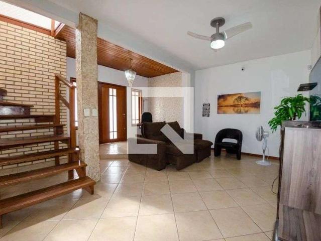 Casa / Sobrado para Locação em Florianópolis/SC Campeche 5 Quartos